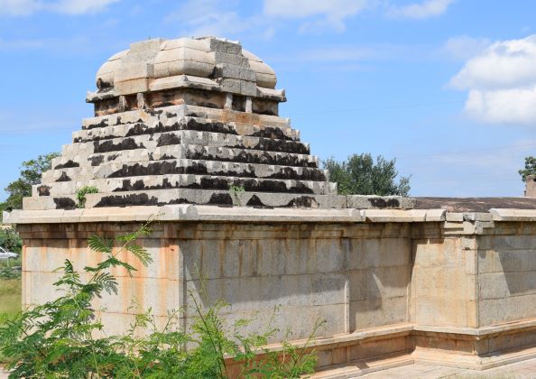Hampi - Ganagitti Jain Temple