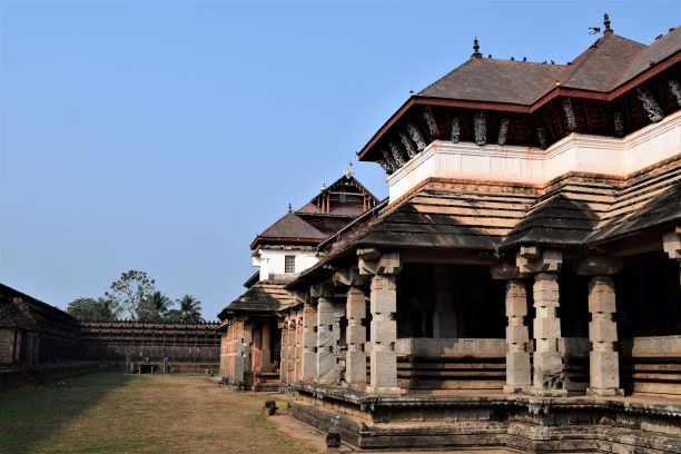 Moodbidri - Saavira Kambada (1000 pillar) Temple