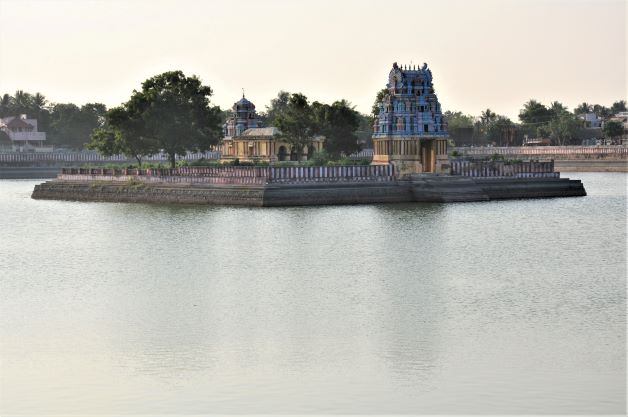 Mannargudi - Haridra Nadhi (temple tank)