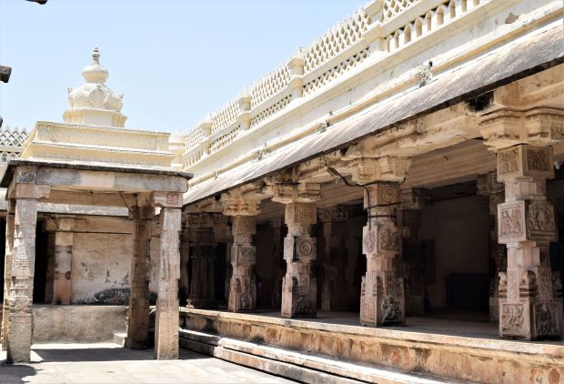 Melukote - Cheluvanarayana Swamy Temple