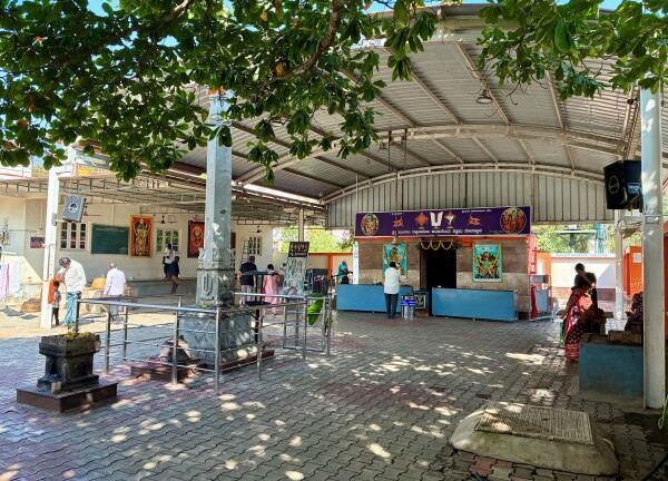 Bayalu Dakshinamukha Anjanaya Temple