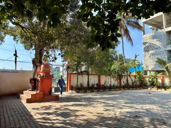 Bayalu Dakshinamukha Anjanaya Temple