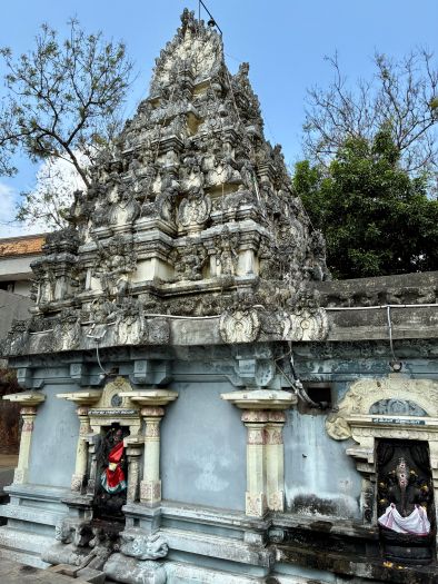 Kanchipuram - Karukkinil Amarnthaval Amman Temple