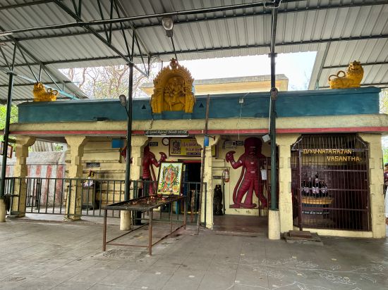 Kanchipuram - Karukkinil Amarnthaval Amman Temple
