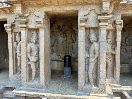Mamallapuram –  Trimurti Cave