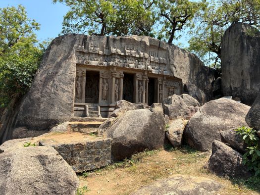 Mamallapuram - Trimurti Cave