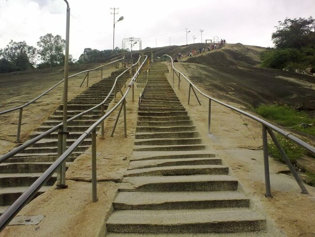 Shravanabelagola - The Gomateshwara Temple