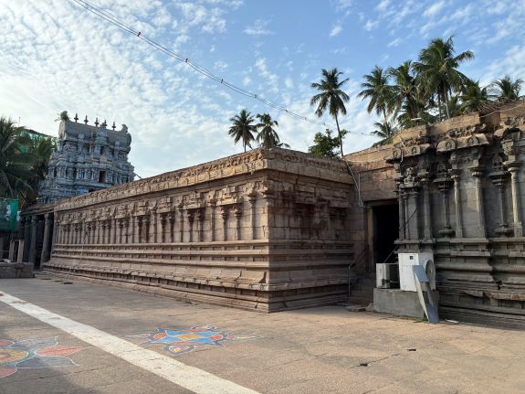 Thirumogoor - Kalamegha Perumal Temple